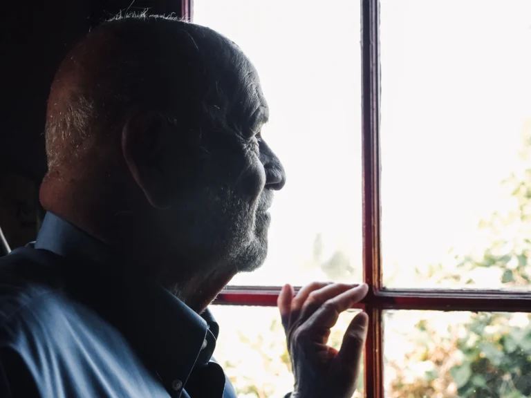 Akkor is jár az özvegyi nyugdíj, ha az elhunyt személy nem töltötte be a korhatárt, íme a feltételek — a KMDSZ illusztrációja